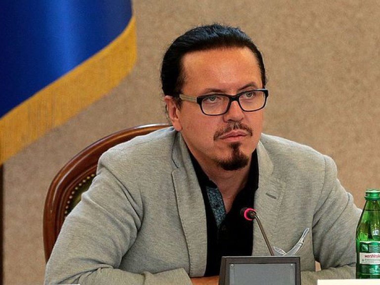 Кабмин уволил Балчуна с должности руководителя «Укрзализныци»