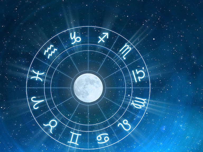 Сегодня стоит особую роль уделить романтике &#8212; астролог