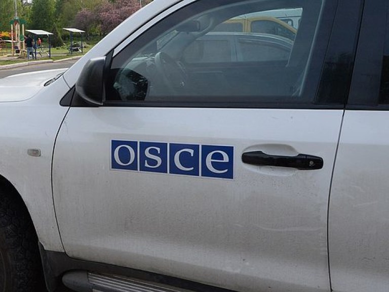 Во время разминирования дороги для проезда ОБСЕ был ранен украинский военный