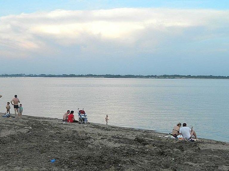 Закрытие всех пляжей в Киеве связано с высоким уровнем загрязнения воды – эксперт