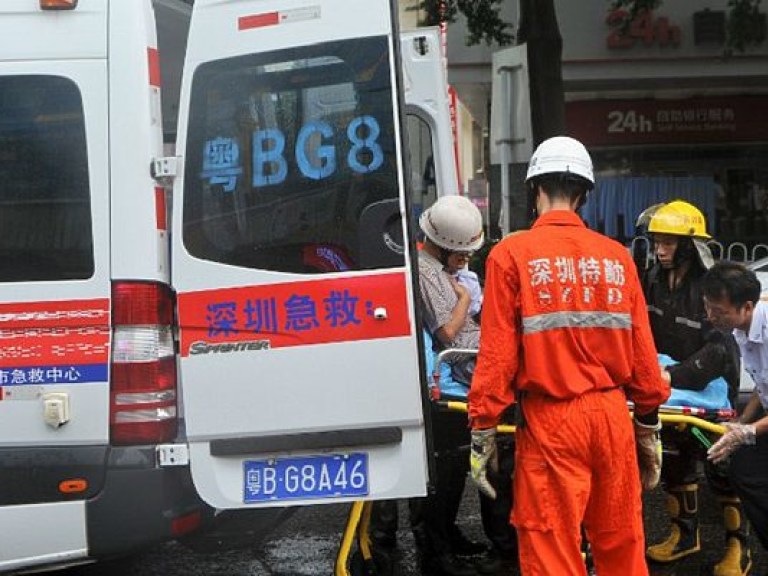 В Китае автобус врезался в стену, 36 человек погибли на месте (ВИДЕО)