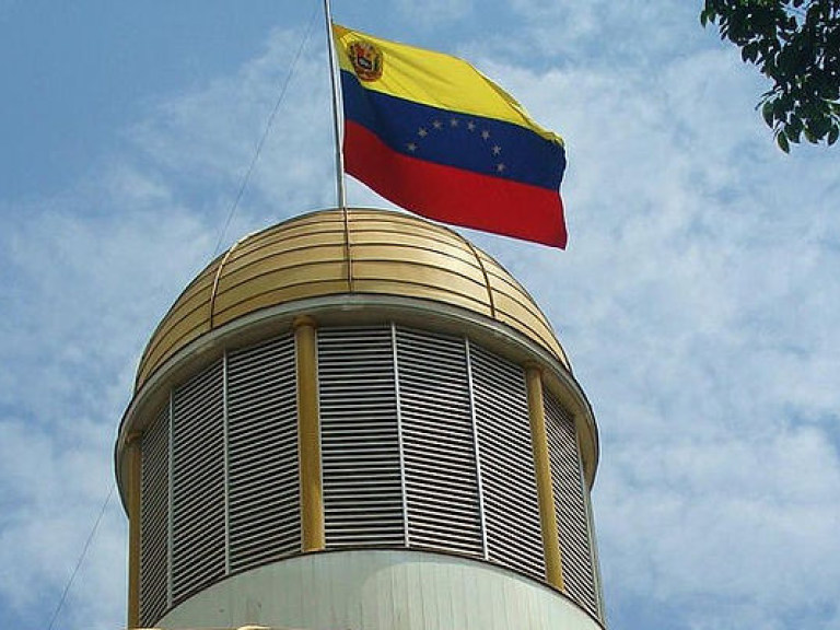 В Венесуэле задержали 18 подозреваемых в нападении на военную базу – СМИ