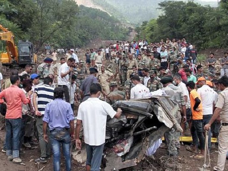 В Индии сошел горный оползень, погибли 45 человек  (ФОТО)