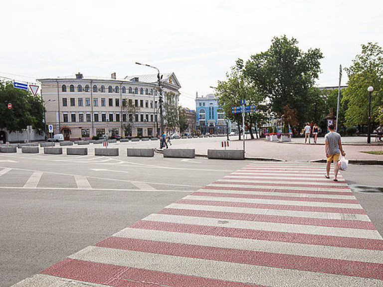 На Подоле в Киеве тестируют новую пешеходную зону