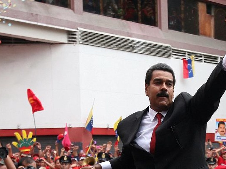 Мадуро объявил о проведении масштабных военных учений в ответ Трампу