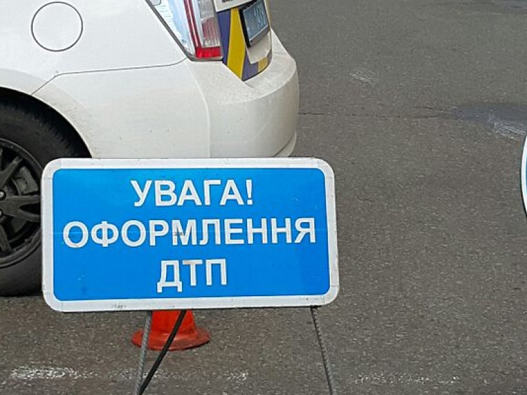 В Киеве под колесами автомобиля погиб пешеход