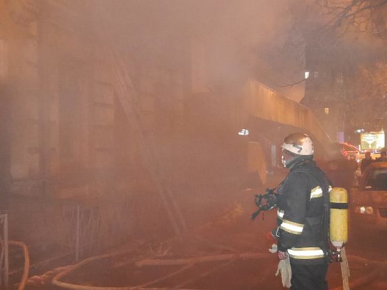 В Киеве ночью подожгли офис «Киевблагоустройства» (ФОТО)