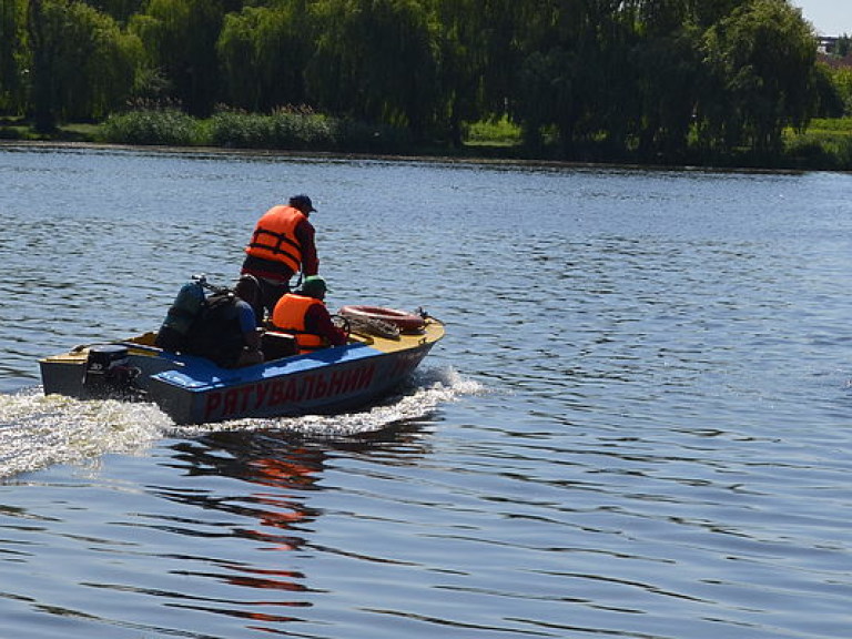 Черниговские спасатели нашли в Десне тело пропавшей во время купания 13-летней девочки