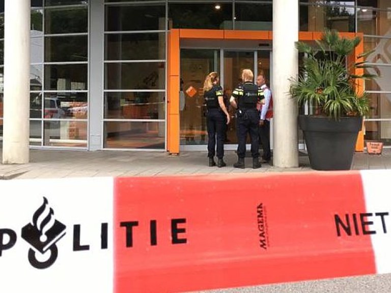 В Нидерландах на радиостанции захватили заложников (ФОТО)
