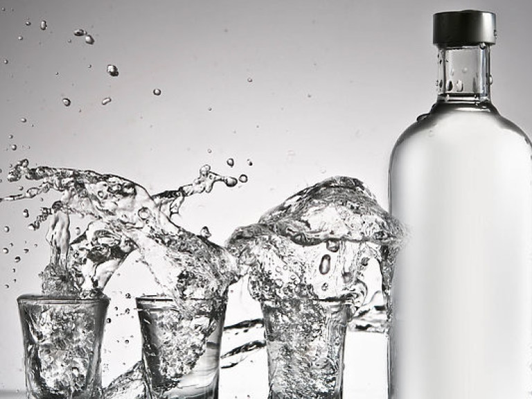 В 2018 году минимальная цена бутылки водки составит 91 гривну – эксперт
