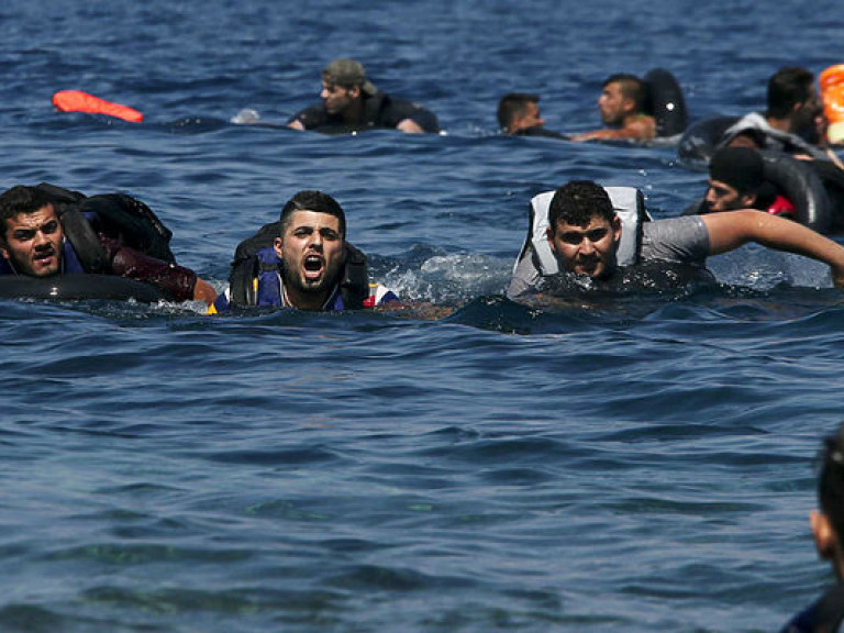 В Испании за сутки спасли 600 мигрантов, переплывших море
