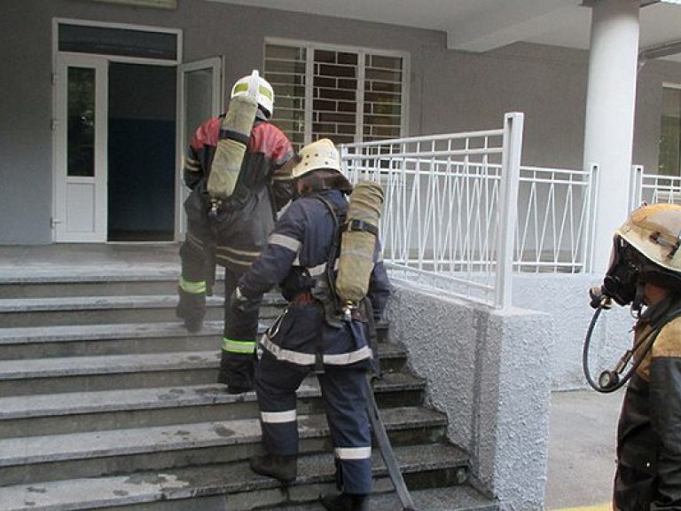 В Кременчуге горела детская больница (ФОТО)