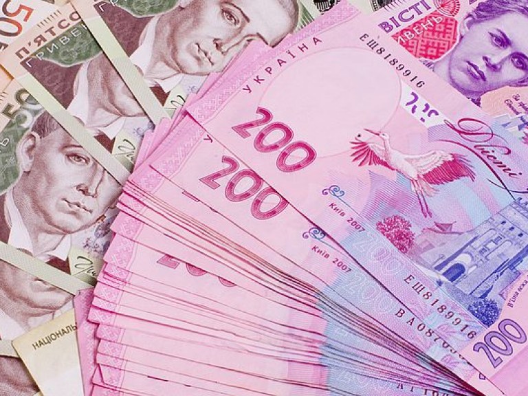 НБУ  установил официальный курс на 18 августа на уровне 25,50 гривен за доллар