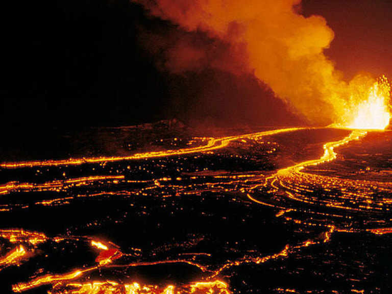 Вулканы на Земле возникают из-за смещения тектонических плит на несколько миллиметров в год &#8212; геофизики (ФОТО)