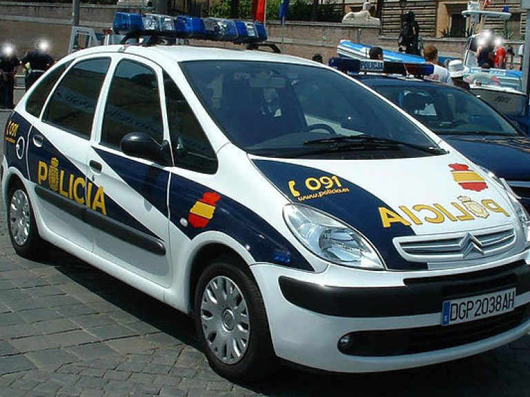 В Каталонии полицейские застрелили мужчину с поясом смертника &#8212; СМИ
