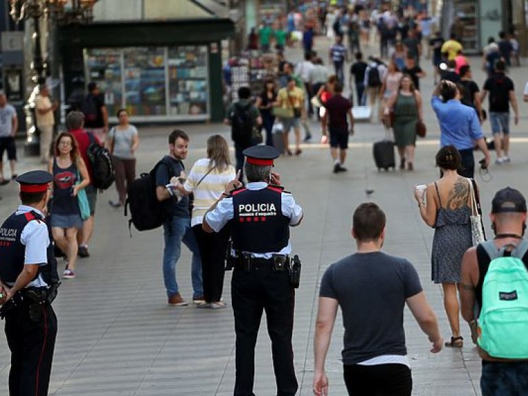 Полиция подтвердила гибель 7-летнего ребенка во время теракта в Барселоне