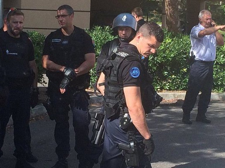 Полиция не считает терактом въезд в остановки в Марселе