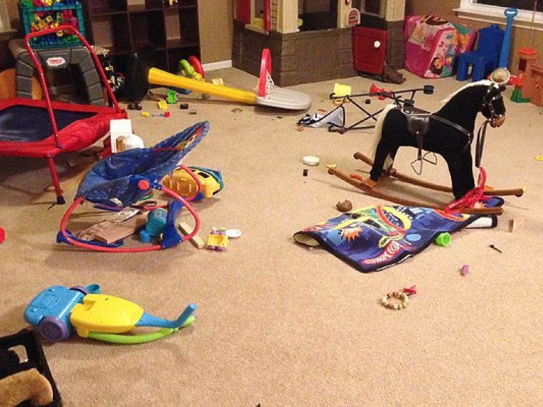 Психолог советует не выносить из детской комнаты игрушки с началом учебы