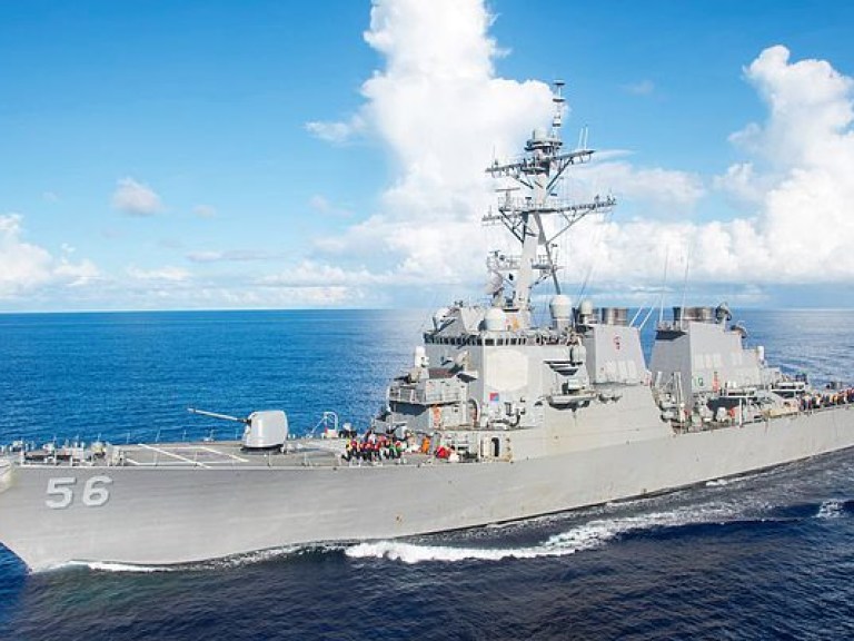 Тела моряков с эсминца США нашли в поврежденной части корабля