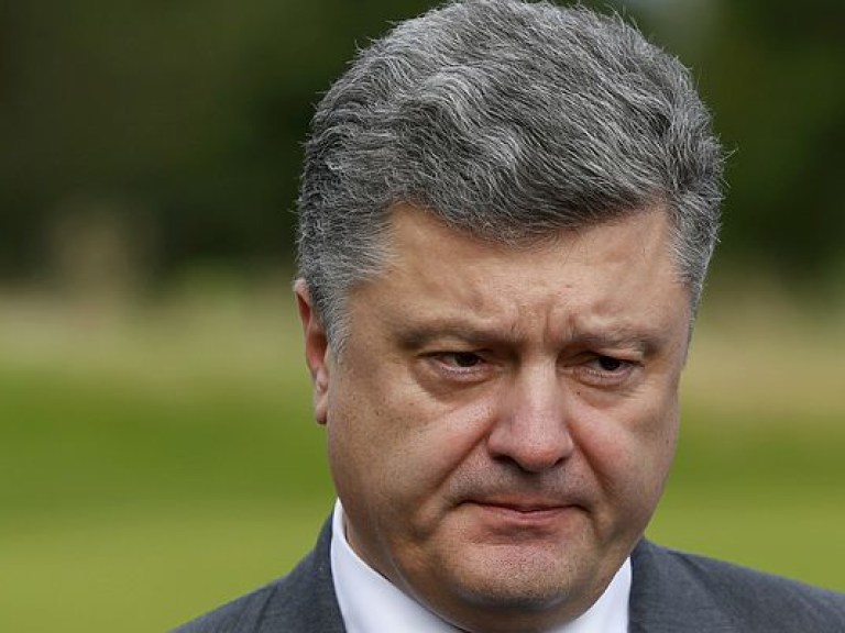Порошенко пытается оправдать экономический кризис в Украине военным конфликтом &#8212; политолог