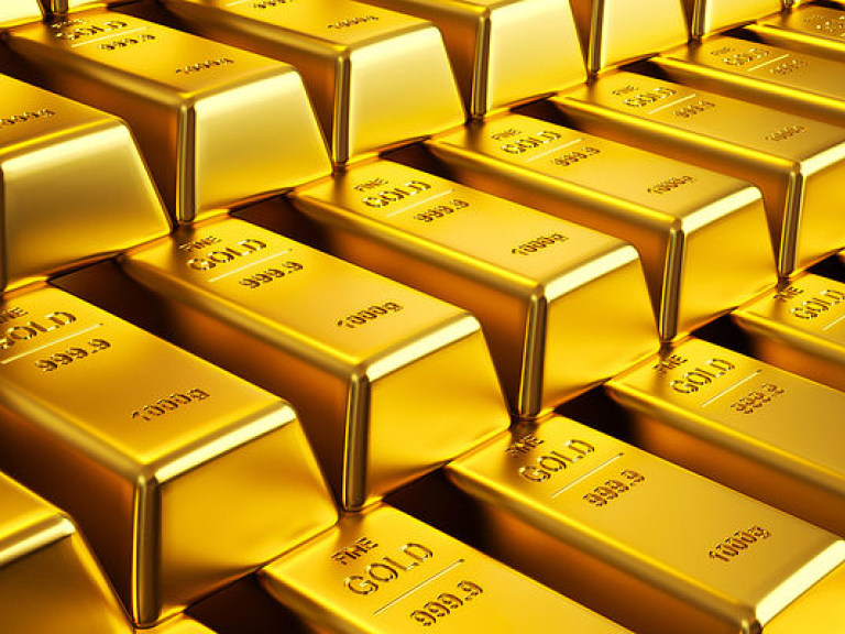 Экс-глава налоговой милиции Киева за день купил в банке 92 килограмма золота