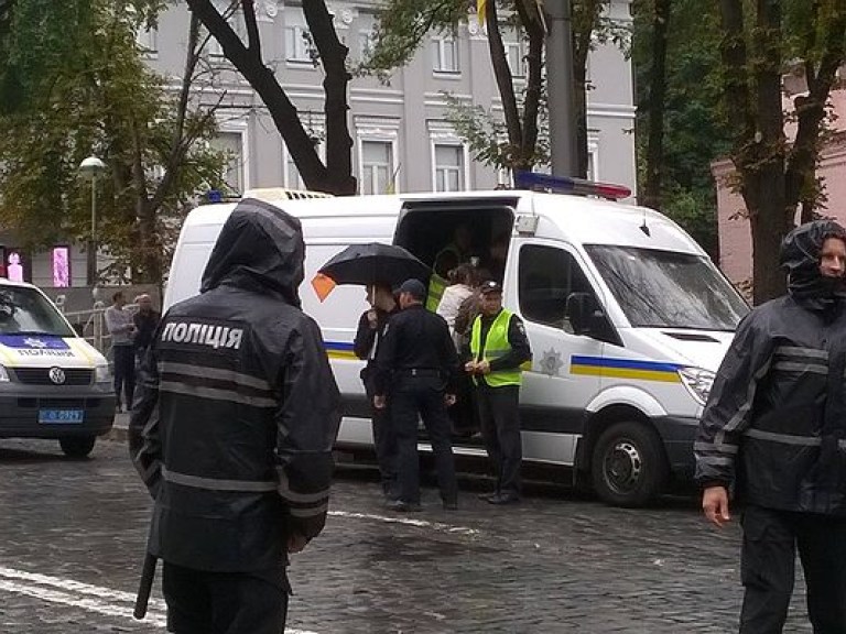 Свидетели рассказали, кто устроил взрыв на Грушевского в Киеве (ФОТО) ОБНОВЛЯЕТСЯ
