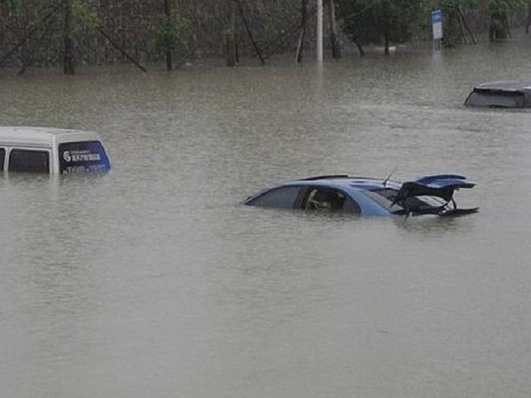 В 30 округах штата Техас введен режим бедствия из-за сильных дождей (ФОТО)