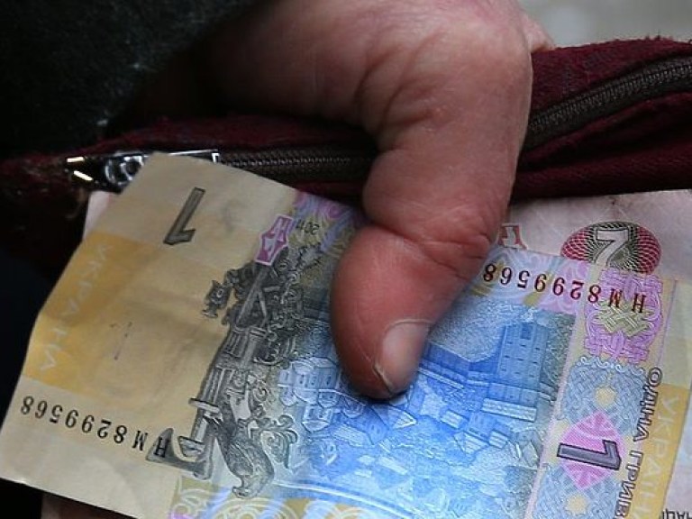 Доходы украинцев в разы  меньше по сравнению с гражданами стран-соседей &#8212; экономист