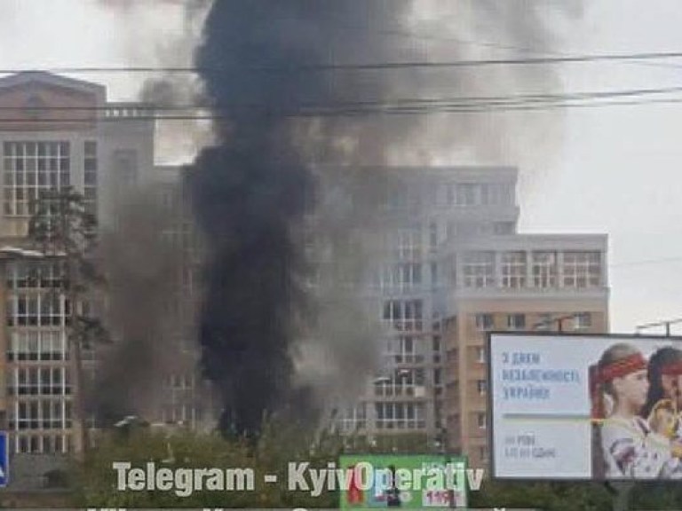В Святошинском районе Киева произошел пожар (ФОТО, ВИДЕО)