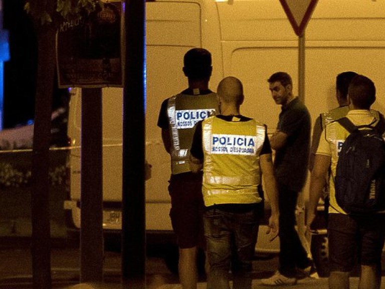 Число жертв терактов в Испании возросло до 16 человек
