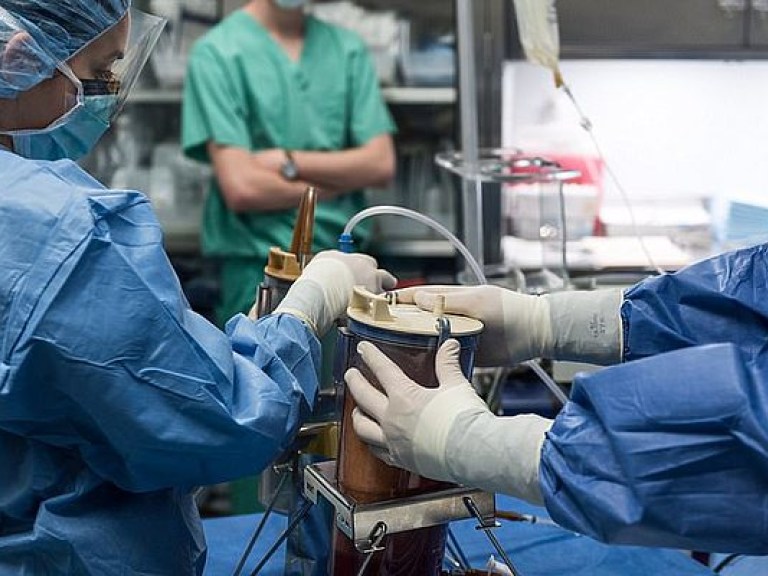 Хирург показал в соцсети операцию по коррекции женской фигуры (ФОТО, ВИДЕО)