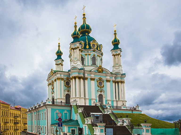 Вход на смотровую площадку Андреевской церкви в Киеве сделали платным