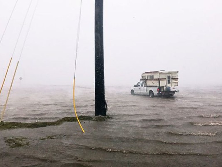 В США возросло число жертв урагана «Харви» (ФОТО)