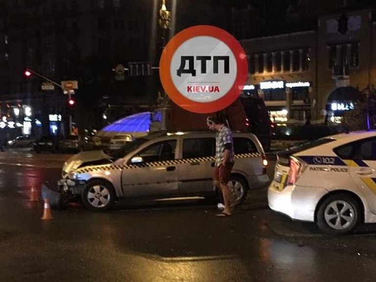 На столичной Бессарабской площади столкнулись такси и BMW (ФОТО)