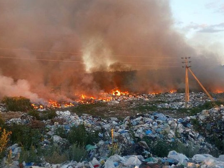 В Мариуполе горела мусорная свалка &#8212; ГСЧС (ФОТО)