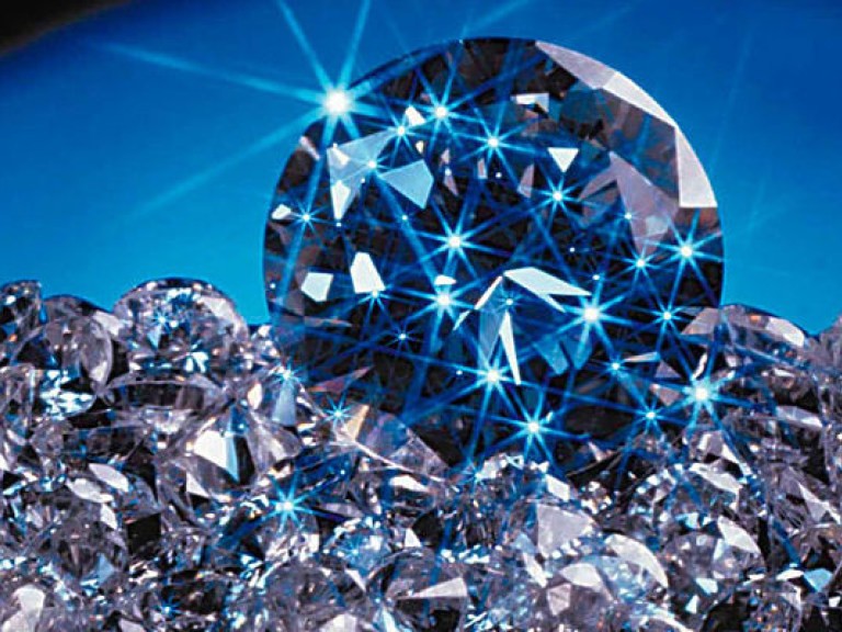 В Индии начались торги на первой в мире алмазной бирже