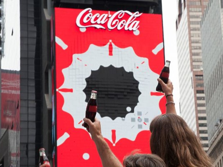 В Нью-Йорке появилась первая в мире трехмерная реклама (ФОТО, ВИДЕО)