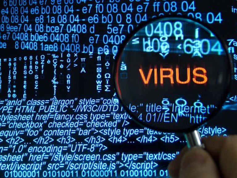Порошенко ввел в действие решение СНБО о защите от кибератак