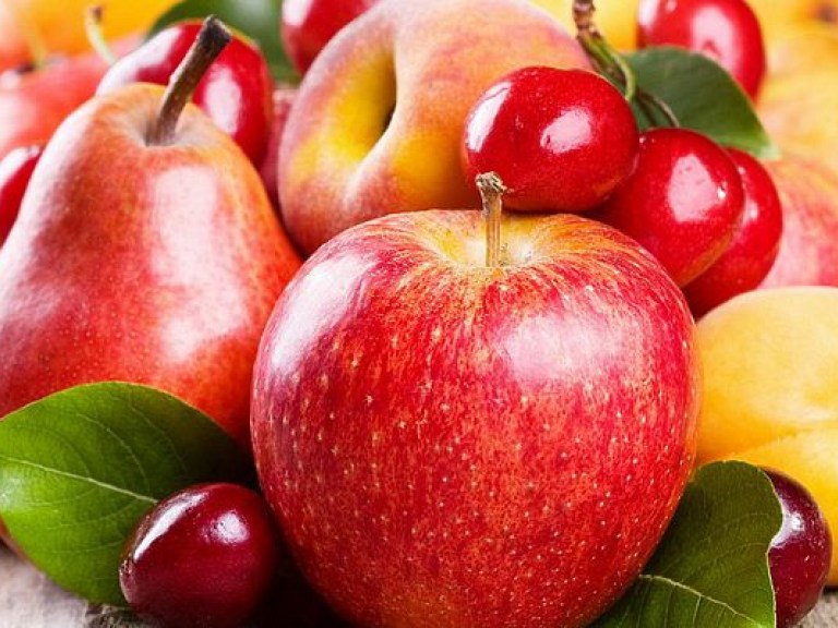 55% украинского фруктового урожая составляют яблоки, 8% &#8212; груши, вишня, сливы