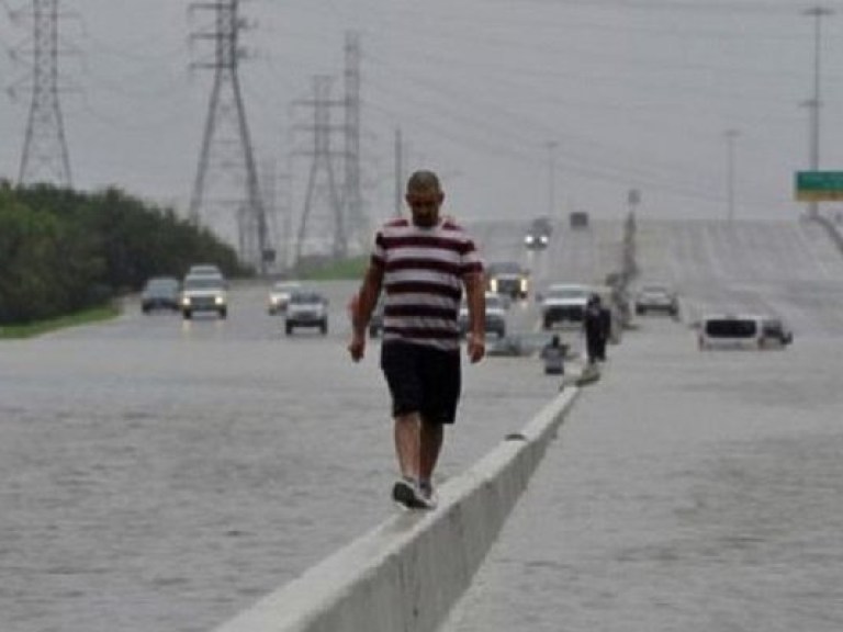 Власти пострадавшего от урагана &#171;Харви&#187; Техаса назвали рекордную сумму ущерба