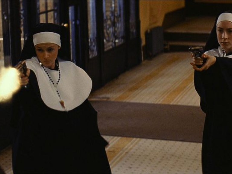 В США две монахини с пистолетами попытались ограбить банк (ВИДЕО)