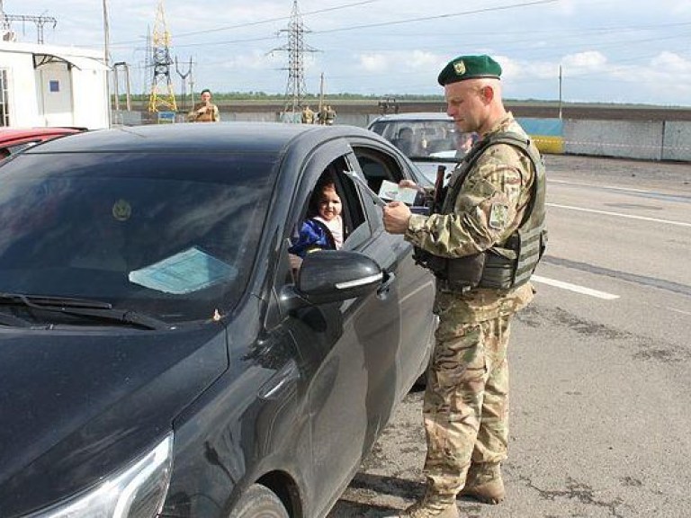 Сегодня КПВВ в зоне АТО переведут на новый режим работы