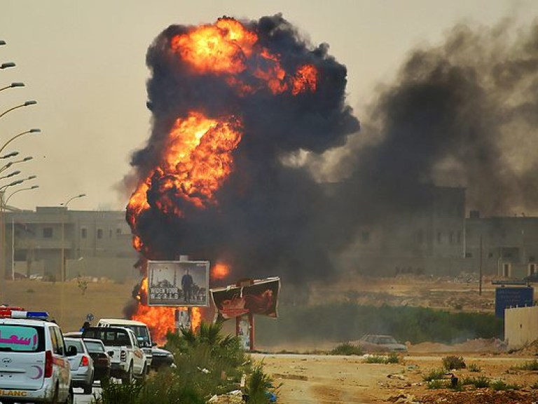 В Ираке террористы-смертники атаковали электростанцию, 7 человек погибли