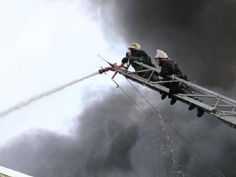 Масштабный пожар в Харькове пока что не ликвидировали  (ФОТО)
