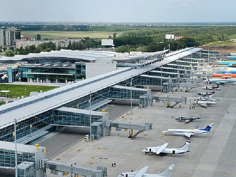 В аэропорту «Борисполь» нарушитель пытался на корточках пересечь границу (ФОТО, ВИДЕО)