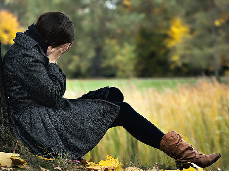 Эксперт: Осеннюю депрессию можно победить, если изменить свое отношение к жизни