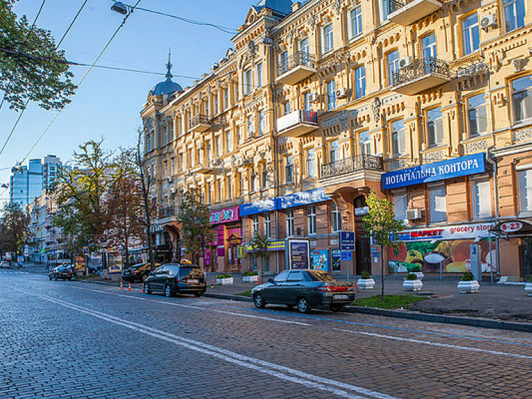 В Киеве частично ограничат движение транспорта на улице Богдана Хмельницкого