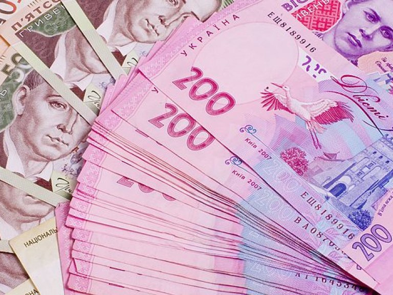 НБУ установил официальный курс на уровне 25,90 гривны за доллар
