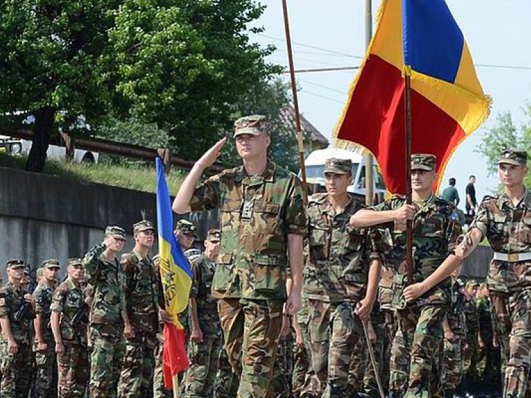 Додон пригрозил наказать военных за поездку на учения в Украину