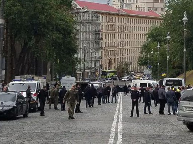 В Печерском районе Киева из-за митинга образовались пробки (ФОТО)